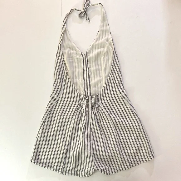 cooperative Parker button-front halter romper size Small - Picture 6 of 6